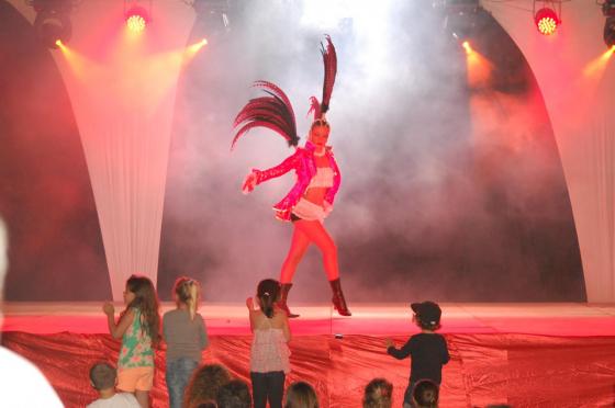 Un bon spectacle de danse pour mettre de l'ambiance dans vos fêtes. 